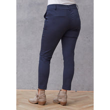 Indlæs billede til gallerivisning Isay Chino Pant - 640 Navy