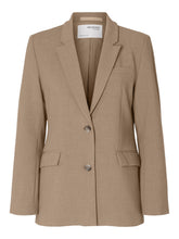 Indlæs billede til gallerivisning Selected Femme SLFRITA LS CLASSIC BLAZER CAMEL MEL NOOS
